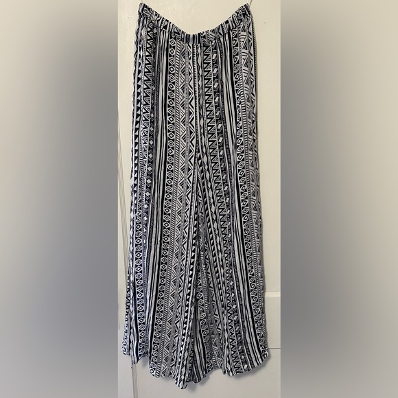 New without tags - Kiwi & Punch Aztec side slit pants - Picture 4 of 7